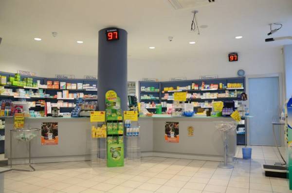 interno farmacia galeno