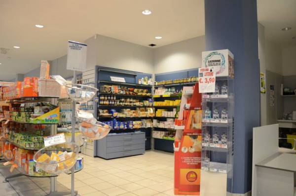 interno farmacia galeno