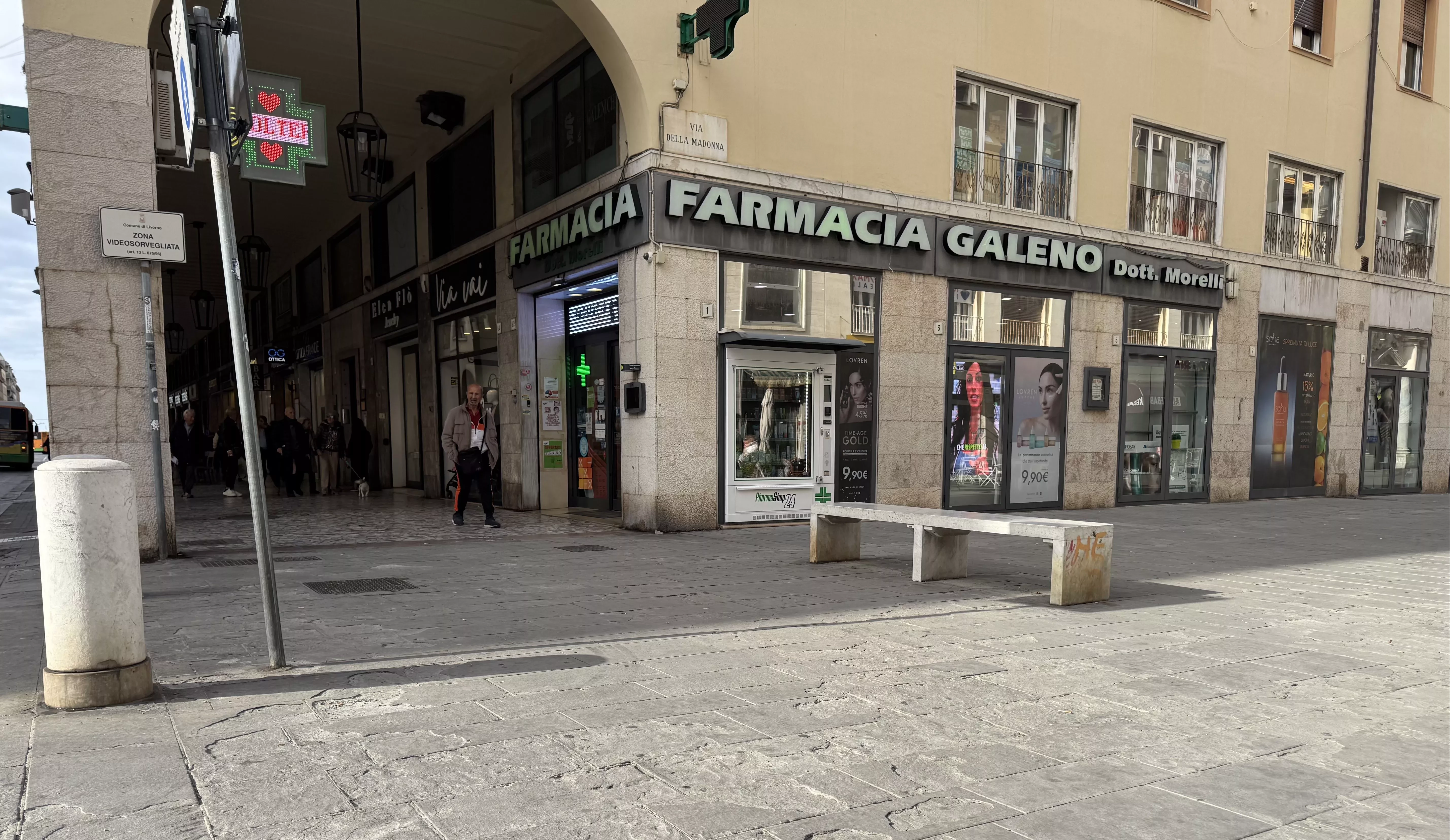 Farmacia Galeno, immagine da esterno. Via Grande 62 Livorno