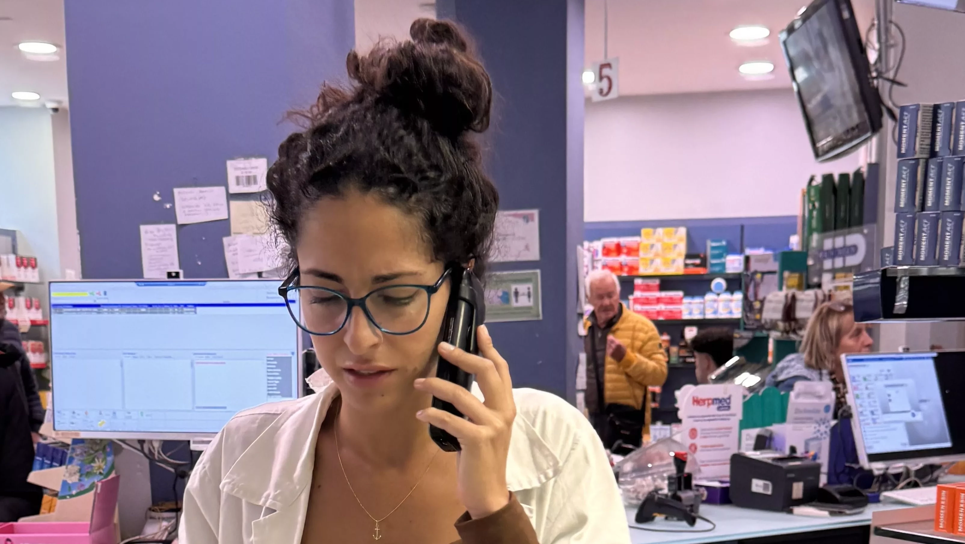Il nostro Staff all'interno della Farmacia Galeno Livorno - 3