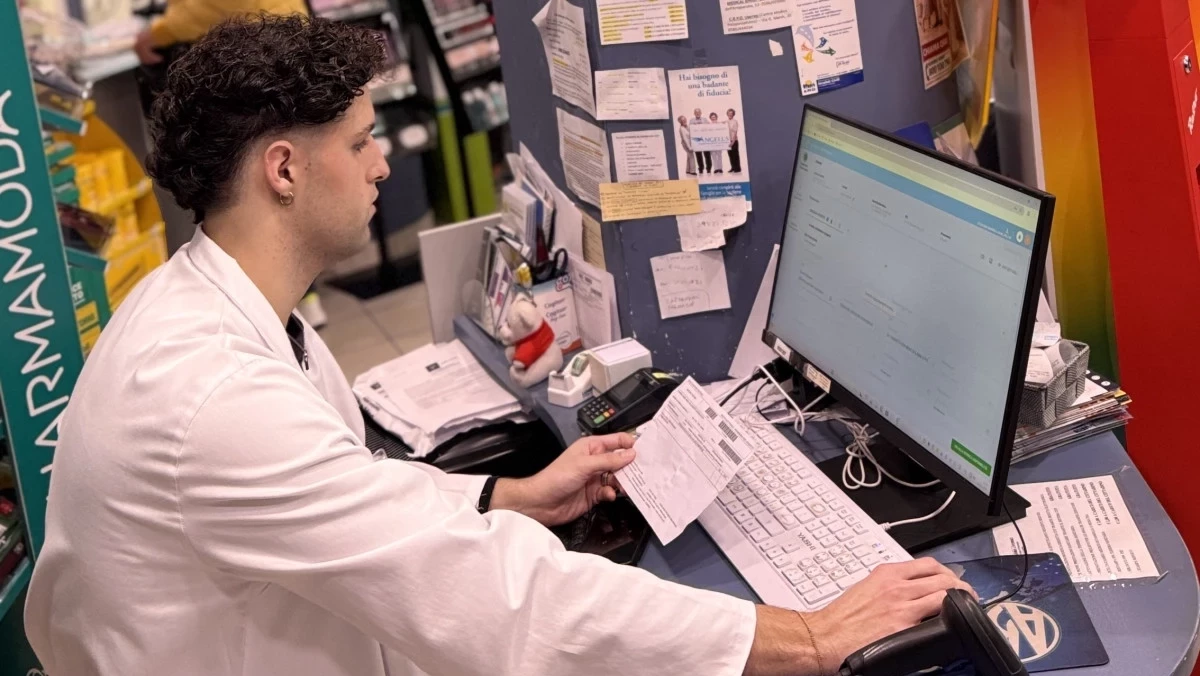 Il nostro Staff all'interno della Farmacia Galeno Livorno - 5